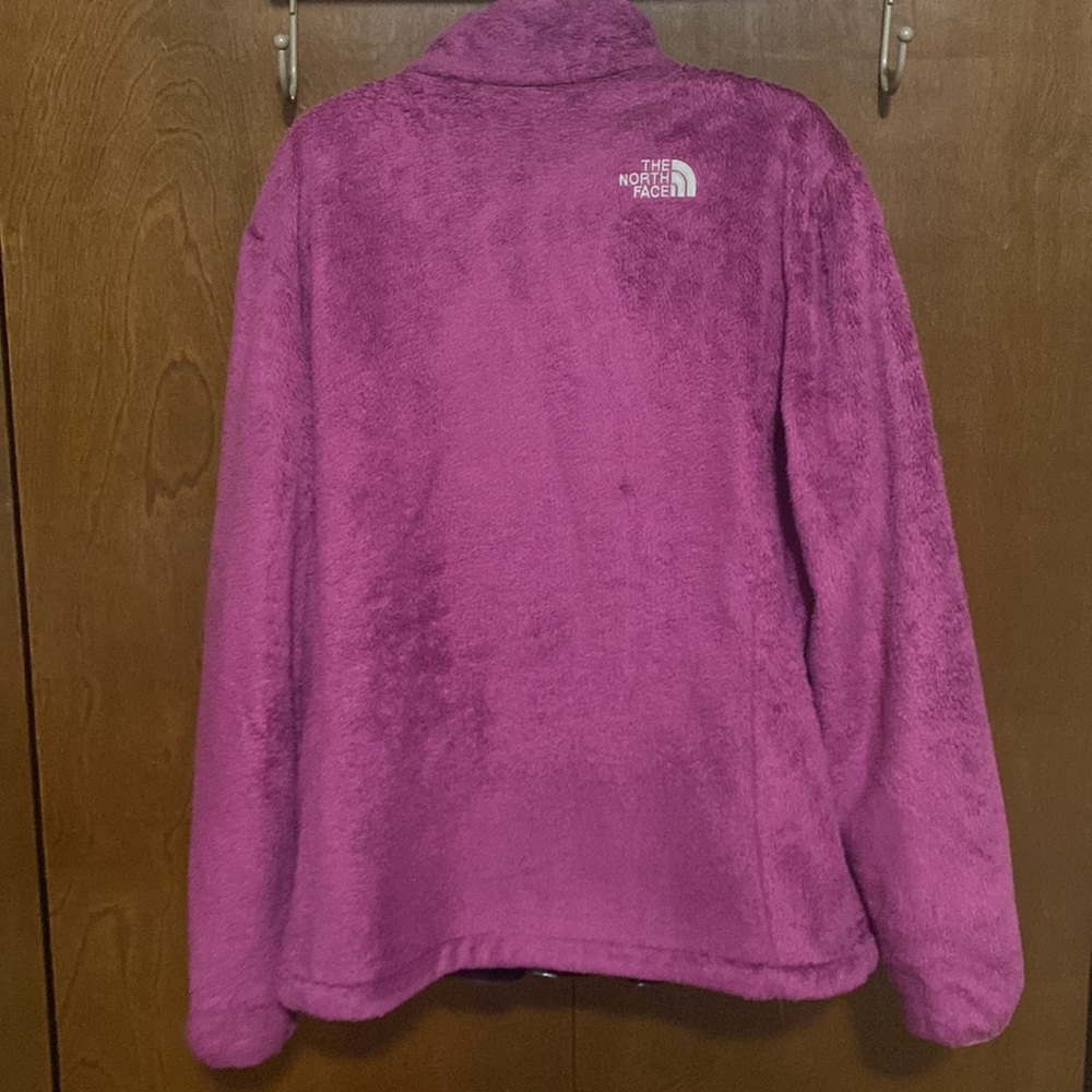 Brand: The North Face
Size: Large
Color: fucsia - Picture 3 of 3